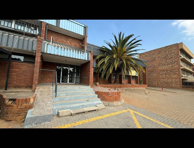2,380M² WAREHOUSE TO LET IN PRETORIA WEST